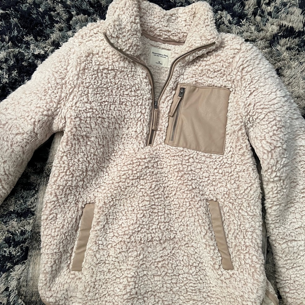Abercrombie & Fitch fleece